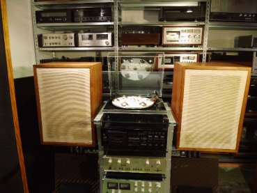 Preview: Hans Deutsch  Amadeus handgefertigt 1972 Echtholz  Horn HiFi-Rarität